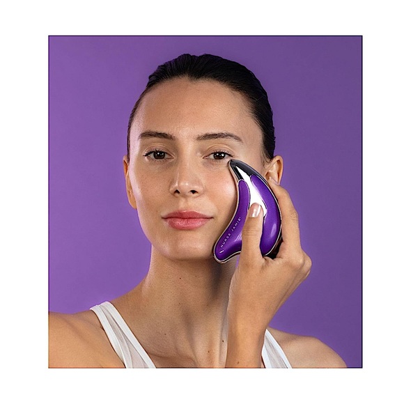 purple Nurse Jamie triangle sculpt & firm facial beauty tool | esthetics - Picture 5 of 6